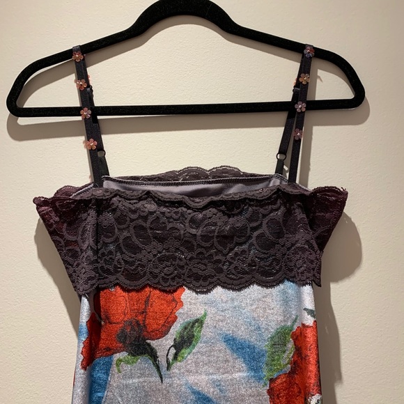 Beautiful dress - Picture 4 of 6